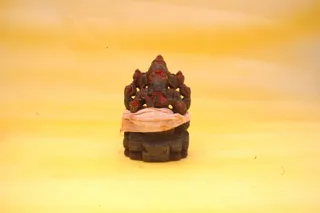 1981 - HDH Manifesting Ganesha at The Age of 3