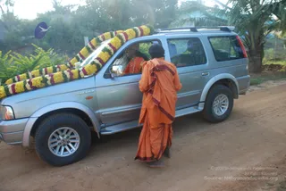 Welcoming-Swamiji - watermark_DSC_0219.JPG