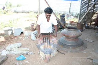 Swamiji-Supervising-The-Metal-Carving-Work - IMG_1940.JPG