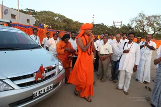 Welcoming-Swamiji - IMG_2382.JPG