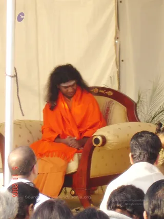 Sendoff From La - LA Ashram Swamiji Send Off Nov 4, 2005 011_watermark.jpg