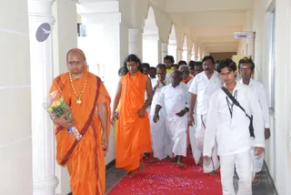 Swamiji-Visit-To-College - DSC_9095.jpg
