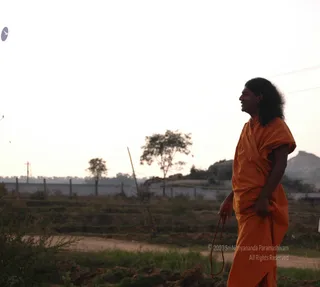 Swamiji-In-Rounds - DSC_2552.JPG