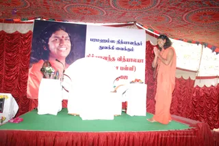 Swamiji-Addressing - batch_DSC_0314.JPG
