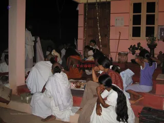 Swamiji Doing Alankar - IMG_0942_watermark.jpg