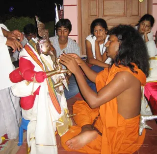 Swamiji Doing Alankar - IMG_0928_watermark.jpg