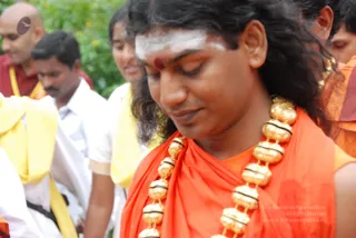 Visit-To-Arunachaleshwara-Temple - 07--Swamiji-walking-towards-krithika-mandapam_24.jpg