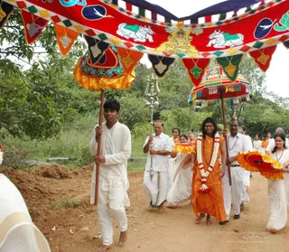 Welcoming-Swamiji - DSC_2008.jpg