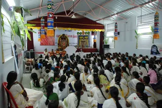 Evening-Meeting&Darshan - batch_DSC_0018.JPG