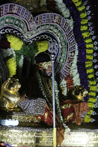Procession - IMGL2645.jpg