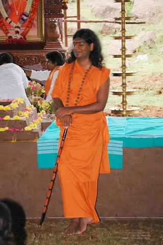 Swamiji-Supervising-The-Preparation - DSC_2375.jpg