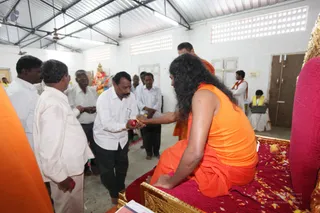 Blessings-To-Vip-And-Devotees - IMG_7444.jpg