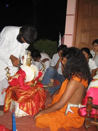 Swamiji Doing Alankar - IMG_0953_watermark.jpg