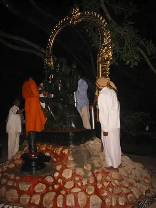 Dakshinamurthy Prabhavali - ShivRathri_2005_ashram (4)_watermark.jpg
