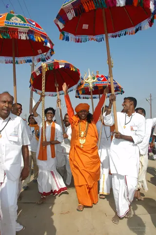 Procession - india-Ashram-Dic.30-31-1 -.05-06 325_watermarked.jpg
