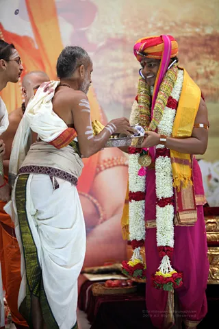Priest Natrajtemple - 02--IMG_1618_watermarked.jpg