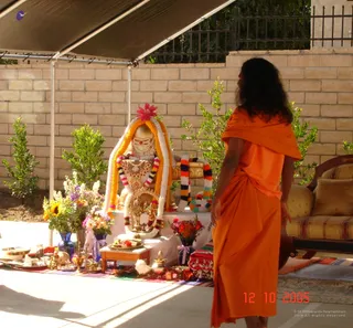 Venkateshwara Arrives In La - LA ashram 011_watermarked.jpg