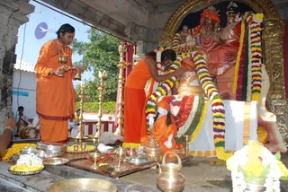 Welcoming-Swamiji-And-Procession - watermark_DSC_0195.JPG