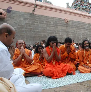 Visit-To-Arunachaleshwara-Temple - 06--Swamiji-at-Arunagiriyogeshwara_18.jpg