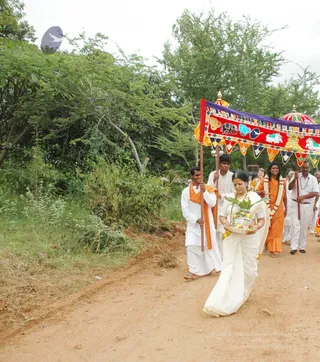 Welcoming-Swamiji - DSC_2005.jpg