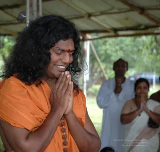 With-The-Blessings-Of-Swamiji-Guru-Homa-Begins - DSC_2517.jpg