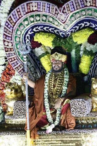 Procession - G28A8034.jpg