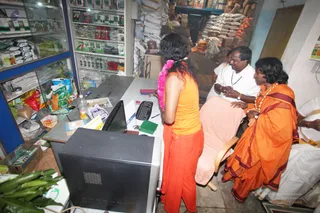 Visit-To-Devotees-Shop - IMG_7123.jpg
