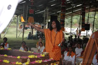 With-The-Blessings-Of-Swamiji-Guru-Homa-Begins - DSC_2550.jpg