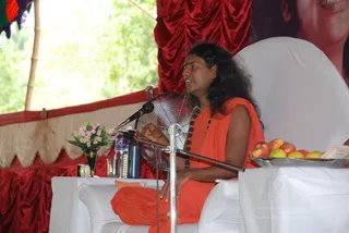 Swamiji-Addressing - batch_DSC_0395.JPG
