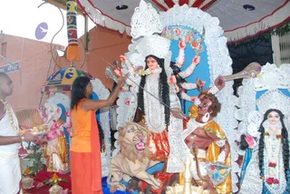 Swamiji-Doing-Pranaprathistha-To-Durga-Devi - watermark_DSC_5285.JPG