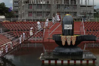 Nithyanandeshwara-Paramashiva-Lingha-Abishekam - watermark_IMG_3814.jpg