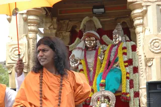 Swamiji-Supervising-The-Preparation - DSC_2275.jpg