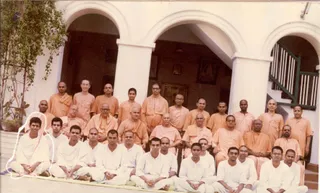 1995 - Group Photo at Ramakrishna Mutt