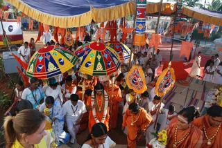Procession - DSC_0503_watermarked.jpg