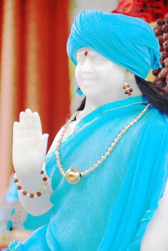 https//www.nithyananda.org/sites/default/files/photo-gallery/2011-08aug-06-11b-guru-moorthy-deity-dhyanapeetam-bidadi.jpg?1313759795