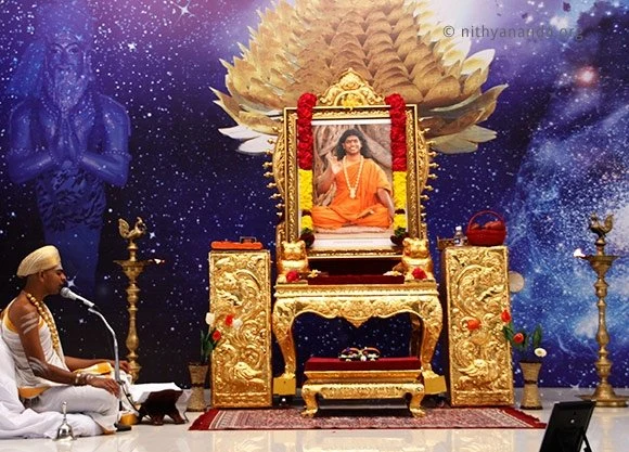 https://www.nithyananda.org/sites/default/files/photo-gallery/2011-08aug-08-02a-guru-paduka-puja-gurumoorthy-nithyananda-bidadi-ashram.jpg?1313766524