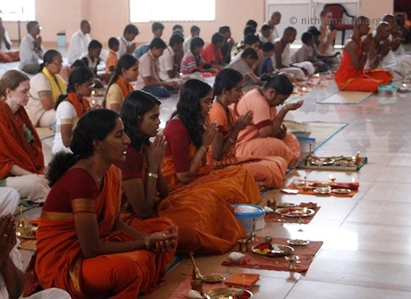 https://www.nithyananda.org/sites/default/files/photo-gallery/2011-08aug-08-02c-bidadi-ashramites-perform-guru-paduka-puja.jpg?1313766632