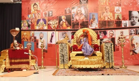 https://www.nithyananda.org/sites/default/files/photo-gallery/2011-08aug-15-nithyananda-photo-03b-kailash-talk-bidadi_1.JPG?1313834733