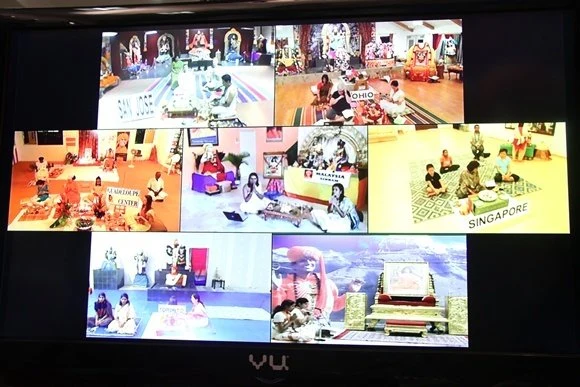 https://www.nithyananda.org/sites/default/files/photo-gallery/2011-08aug-18-nithyananda-photo-02b-paduka-puja-video-conference-bidadi_0.JPG?1313854577