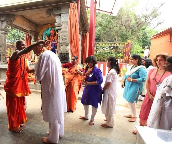 https://www.nithyananda.org/sites/default/files/photo-gallery/2011-08aug-19-nithyananda-photo-ia-day-1-04d-welcome.jpg?1313856510