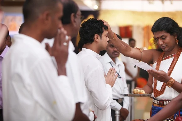 Sarva Darshan to the devotees around the world after Shrimad Bhagavad Gita dhyana satsang