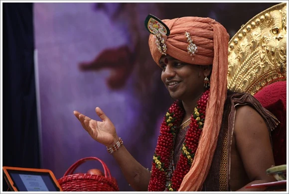 https://www.nithyananda.org/sites/default/files/photo-gallery/2011-08aug-31-nithyananda-photo-11-swamijiinaction.JPG?1314778976
