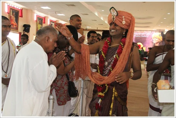 https://www.nithyananda.org/sites/default/files/photo-gallery/2011-08aug-31-nithyananda-photo-16-sarvadarshan.JPG?1314779094