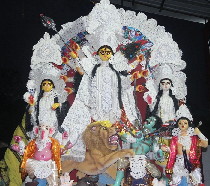 https://nithyananda.org/sites/default/files/photo-gallery/2014-10oct-01st-nithyananda-dairy_IMG_9999_bidadi-devi-puja.JPG?1412337821