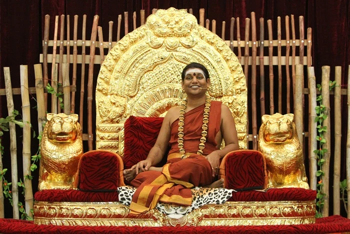 https://nithyananda.org/sites/default/files/photo-gallery/2014-10oct-09th-nithyananda-dairy_IMG_3322_bidadi-satsang-swamiji.JPG?1412851992