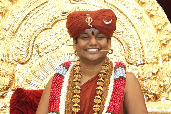 https://nithyananda.org/sites/default/files/photo-gallery/2014-10oct-19th-nithyananda-diary_IMG_7621_bidadi-swamiji.JPG?1413860432