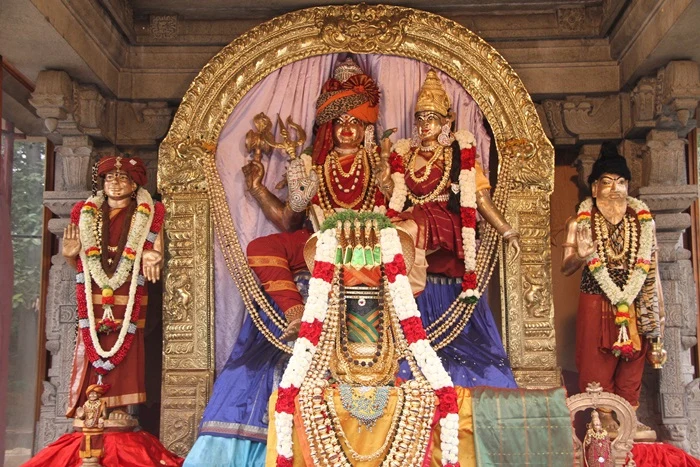 https://nithyananda.org/sites/default/files/photo-gallery/2014-10oct-19th-nithyananda-diary_IMG_7676_bidadi-temple-sanctum-nithyanandeshwara-nithyanandeshwari-nithyananda-kapila-muni.JPG?1413860432
