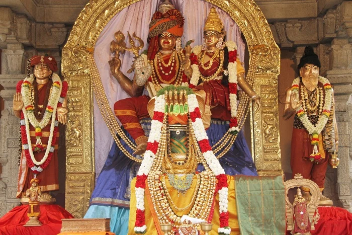 https://nithyananda.org/sites/default/files/photo-gallery/2014-10oct-19th-nithyananda-diary_IMG_7741_bidadi-temple-sanctum-nithyanandeshwara-nithyanandeshwari-nithyananda-kapila-muni.JPG?1413860432