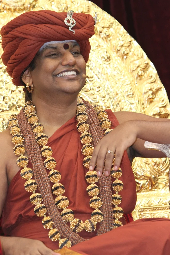 https://nithyananda.org/sites/default/files/photo-gallery/2014-10oct-20th-nithyananda-diary_IMG_8142_bidadi-swamiji-satsang.JPG?1413880556