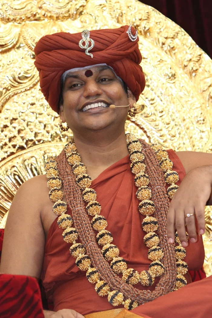https://nithyananda.org/sites/default/files/photo-gallery/2014-10oct-20th-nithyananda-diary_IMG_8144_bidadi-swamiji-satsang.JPG?1413880556